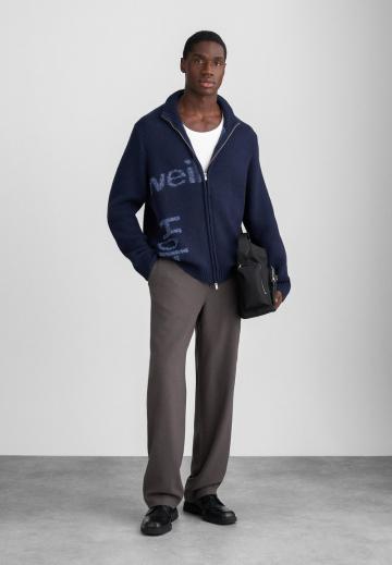 Вязаная кофта