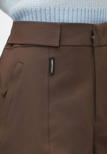 Брюки с накладными карманами