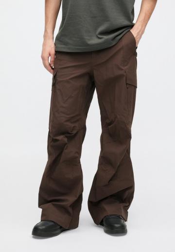 Брюки с накладными карманами