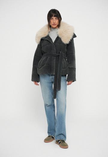 Зимняя куртка