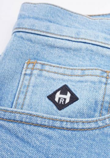 Прямые джинсы