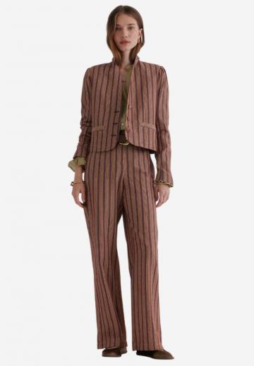 Короткий блейзер