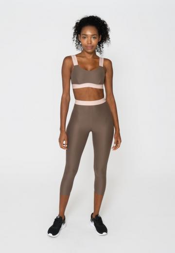 Спортивный бюстгальтер