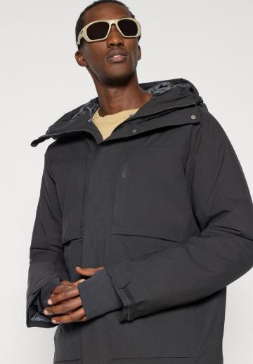 Зимняя куртка