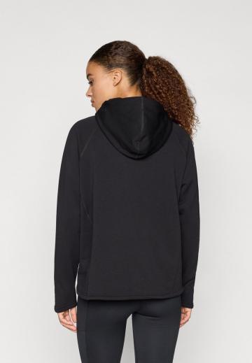 Спортивная толстовка