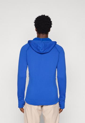 Спортивная кофта