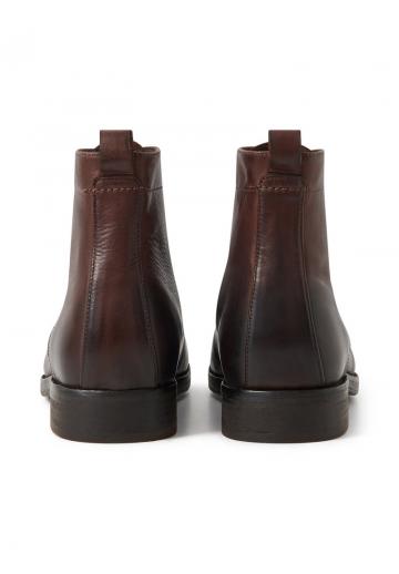 Ботинки на шнуровке