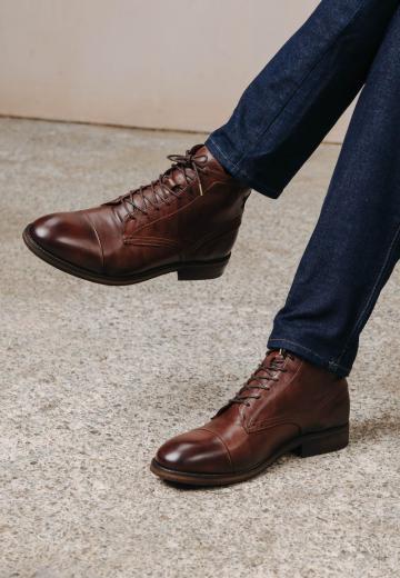 Ботинки на шнуровке