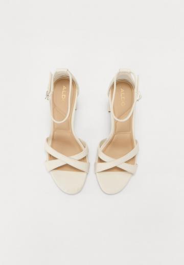 Гандбольные кроссовки