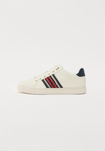 Гандбольные кроссовки