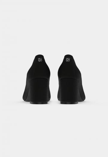 Туфли на высоком каблуке