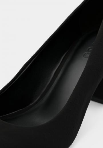 Туфли на высоком каблуке