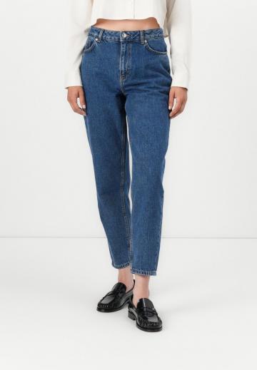 Узкие джинсы