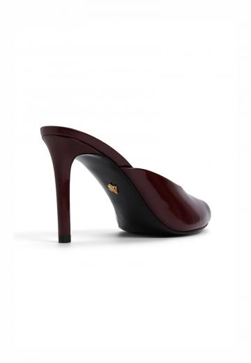 Босоножки на каблуке