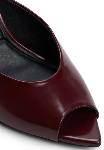 Босоножки на каблуке