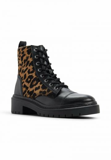 Ботинки на шнуровке