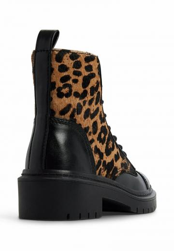 Ботинки на шнуровке