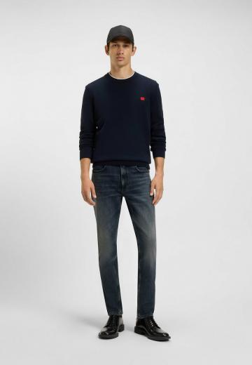 Узкие джинсы