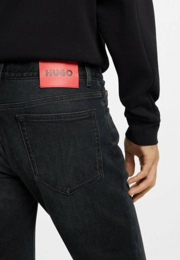 Узкие джинсы