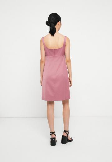 Короткое платье