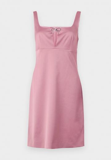 Короткое платье