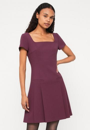 Короткое платье