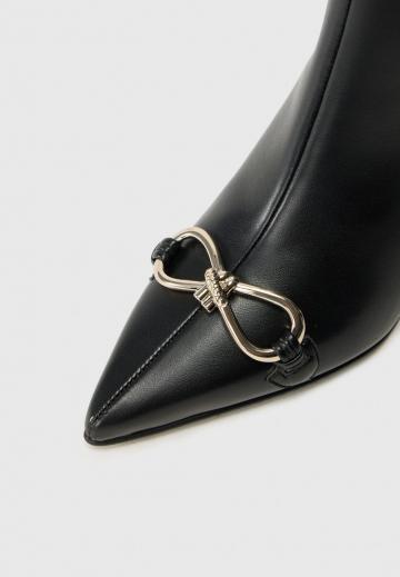 Высокие сапоги