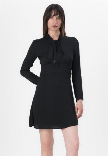 Короткое платье