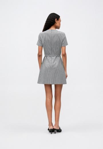 Короткое платье