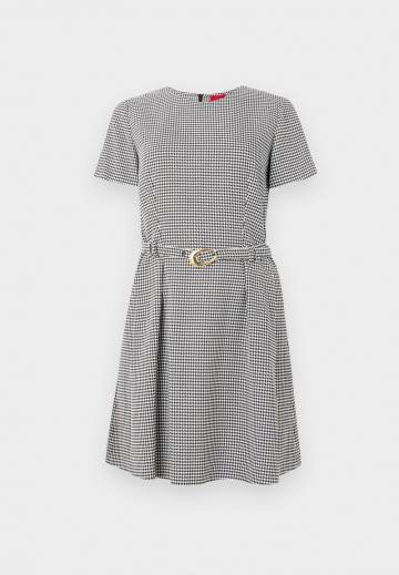 Короткое платье