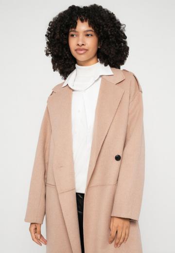 Шерстяное пальто