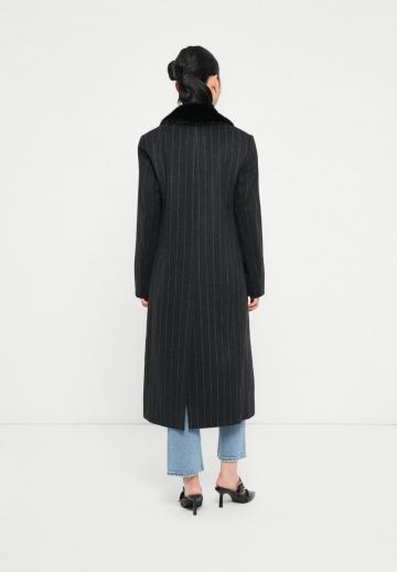 Шерстяное пальто