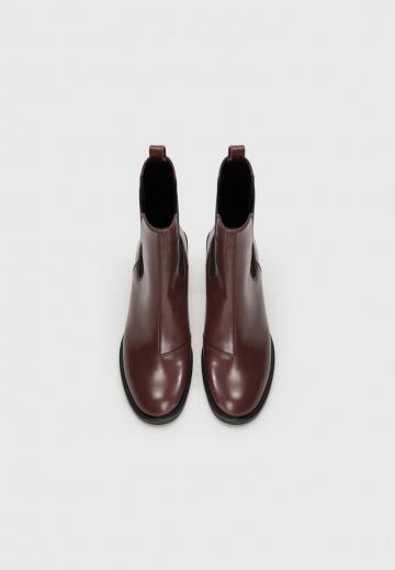 Высокие сапоги