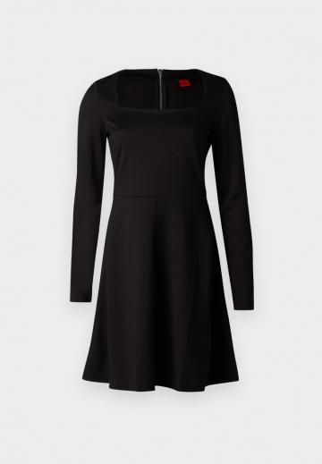 Короткое платье