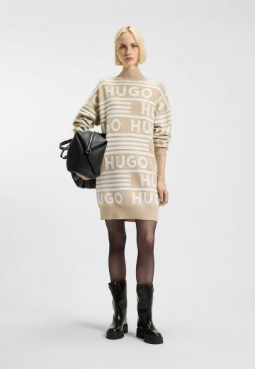 Вязаное платье