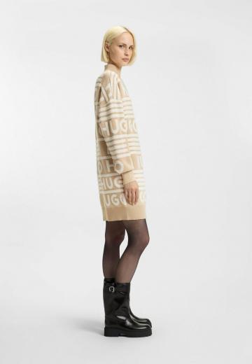 Вязаное платье