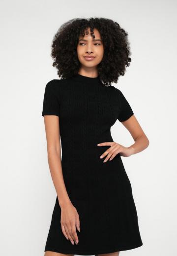 Вязаное платье