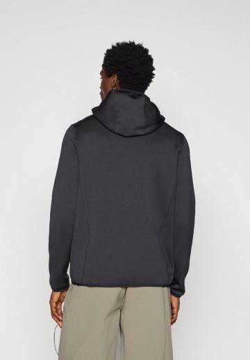 Спортивная кофта