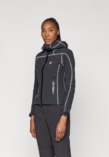 Спортивная куртка