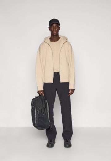 Спортивная кофта