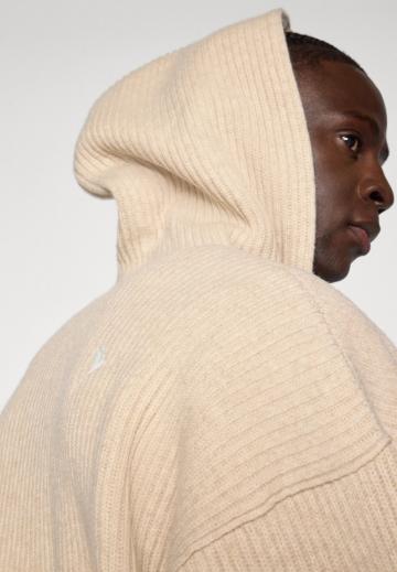 Спортивная кофта