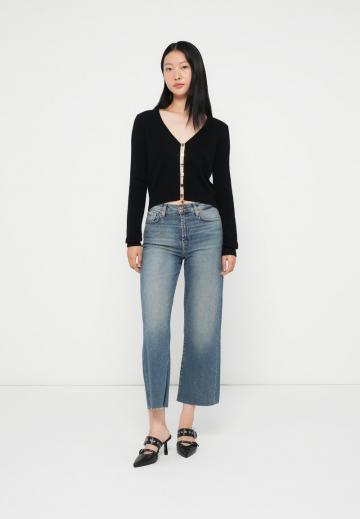 Короткие джинсы