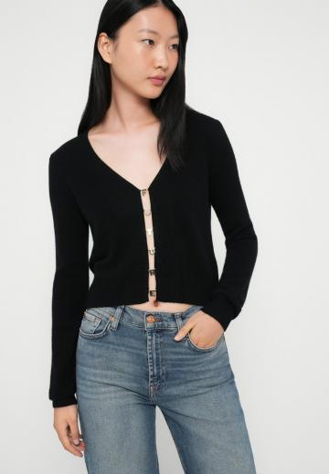 Короткие джинсы