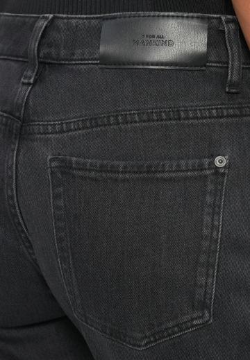 Прямые джинсы