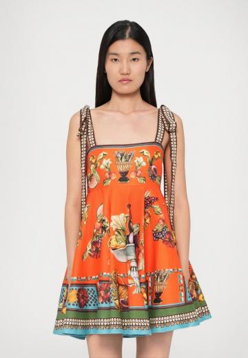 Короткое платье