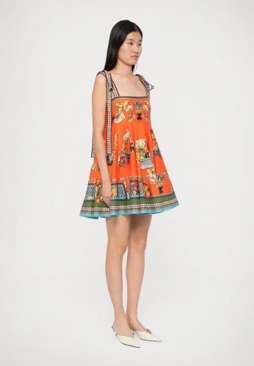 Короткое платье