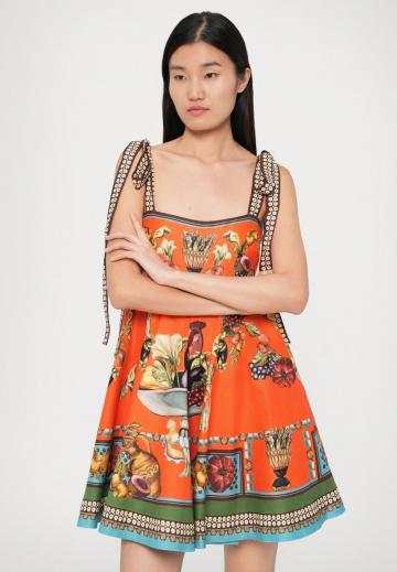 Короткое платье