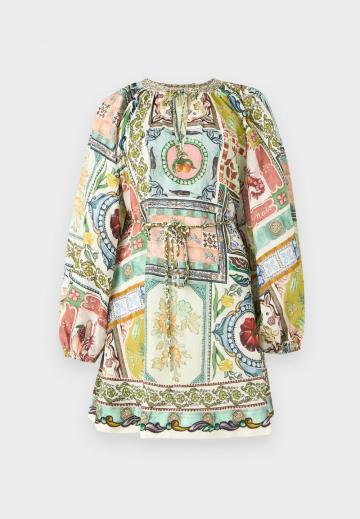 Короткое платье