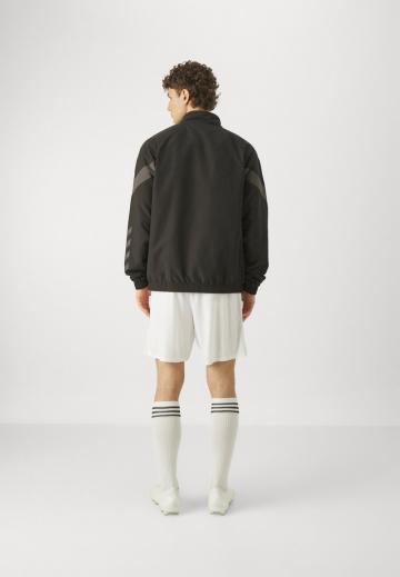 Спортивная куртка