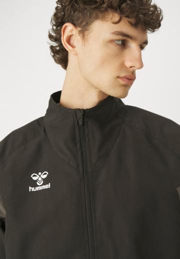 Спортивная куртка